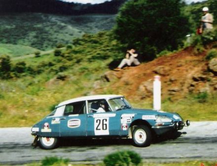Francisco Romäozinho i José Amaud na samochodzie Citroen DS. 21.