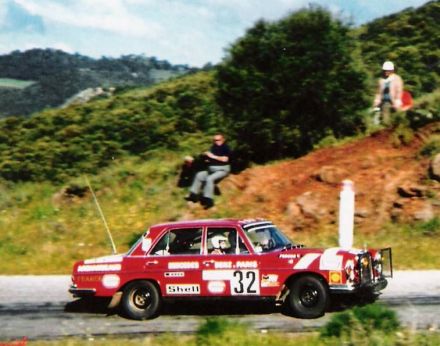 F.Pagane i M.Malherbe na samochodzie Mercedes Benz 280 SE.