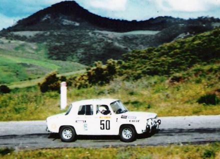 M.Meli i B.Dumons na samochodzie Renault 8 Gordini.