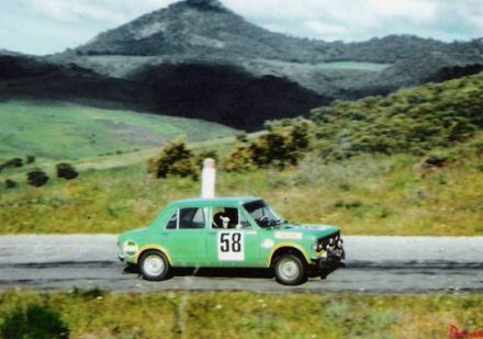 Barbe i Rouard na samochodzie Fiat 128.