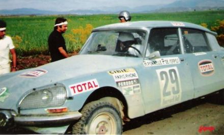 Raymond Ponnelle i Pierre de Serpos na samochodzie Citroen DS. 21.