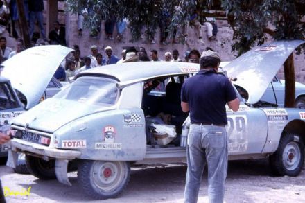 Raymond Ponnelle i Pierre de Serpos – Citroen DS 21.