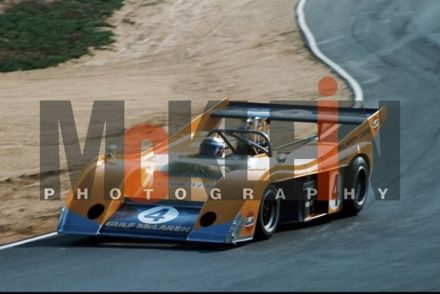 Peter Revson na samochodzie McLaren M20 Chevrolet.