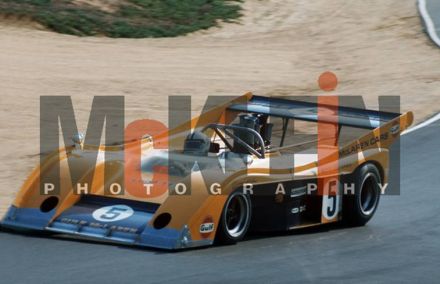 Denny Hulme na samochodzie McLaren M20 Chevrolet.