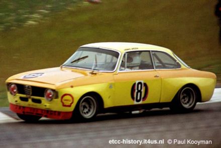 Jean-Claude Franck na samochodzie Alfa Romeo 1300 GTA Junior.