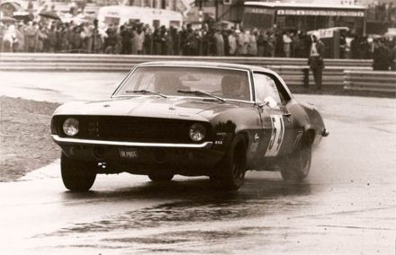 Chris Tuerlinx na samochodzie Chevrolet Camaro 396 SS.