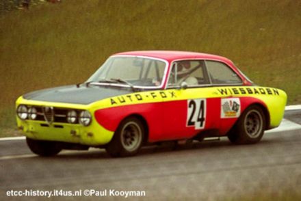 Harald Ertl na samochodzie Alfa Romeo 2000 GTAm.