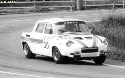 Zdenek Krihovlavy na samochodzie Škoda 1000 MB B5.