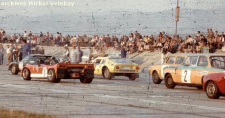Nr.1.Bobek na samochodzie Škoda Spider, nr.2.Zdeněk Halada na samochodzie BMW 2002. 