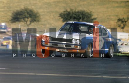 Hans-Joachim Stuck na samochodzie Ford Capri RS2600.