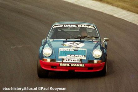 Clemens Schickentanz na samochodzie Porsche 911S.