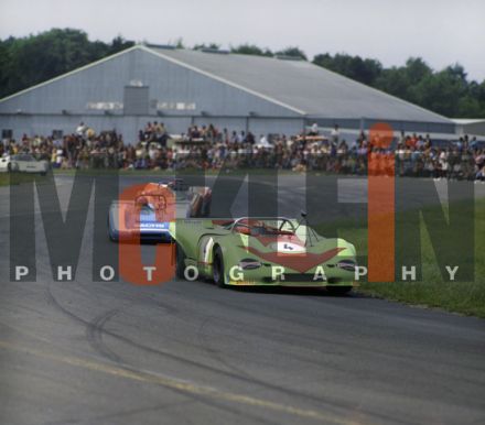 Ernst Kraus na samochodzie Porsche 917 spyder.