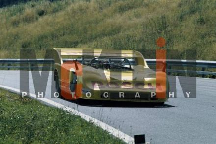 Willy Kauhsen na samochodzie Porsche 917/10 TwinCam.