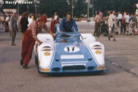 Ernst Kraus na samochodzie Porsche 917 Spyder.
