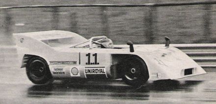 Willy Kauhsen na samochodzie Porsche 917/10 TC.