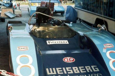 Helmut Kelleners na samochodzie McLaren M8F Chevrolet.