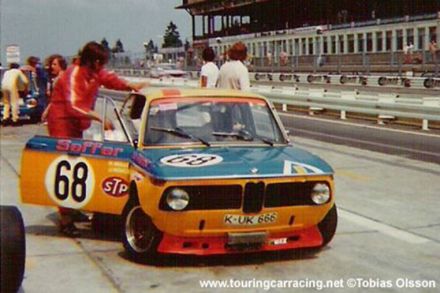 Rolf Kienen i Ernst Jüntgen na samochodzie BMW 1600-2.