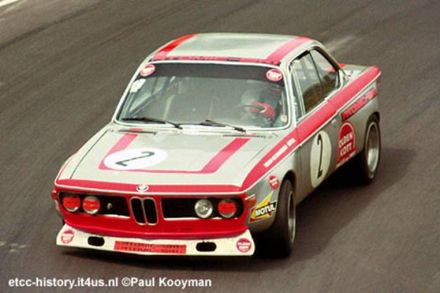 Rolf Stommelen i John Fitzpatrick na samochodzie BMW Alpina 2800 CS.