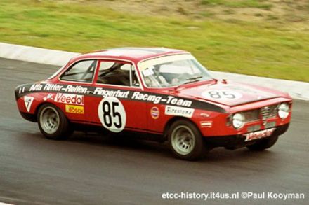 Peter Marx i Karl-Heinz Arend na samochodzie Alfa Romeo 1300 GTA Junior.