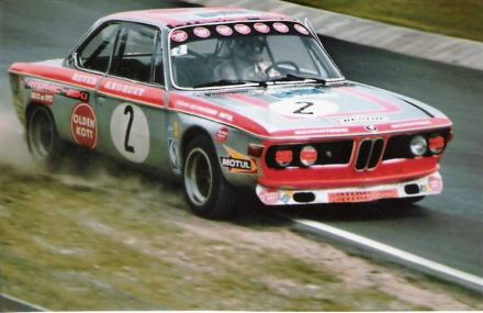 Rolf Stommelen i John Fitzpatrick na samochodzie BMW Alpina 2800 CS.