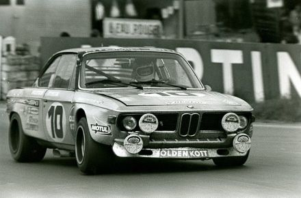 John Fitzpatrick, Alain Peltier i Christian Ethuin na samochodzie BMW 2800 CS.