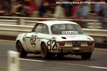 Luigi Colzani i Vittorio Venturi na samochodzie Alfa Romeo 1300 GTA Junior.