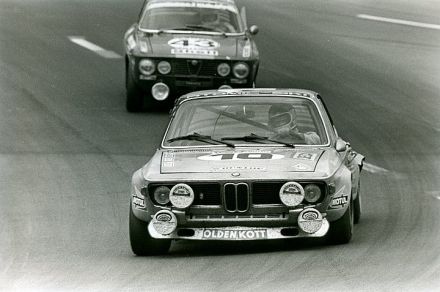 John Fitzpatrick, Alain Peltier i Christian Ethuin na samochodzie BMW 2800 CS.