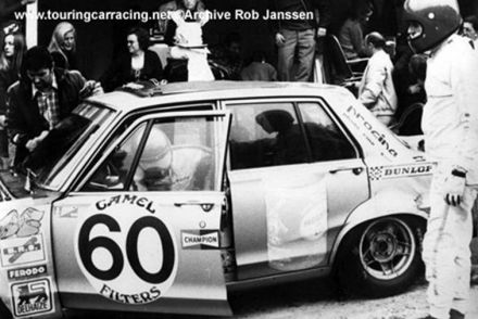 Henry Miroux i Rob Janssen na samochodzie Nissan 2000 GT.