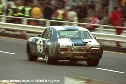 Jochen Mass i Hans-Joachim Stuck na samochodzie Ford Capri RS 2600.