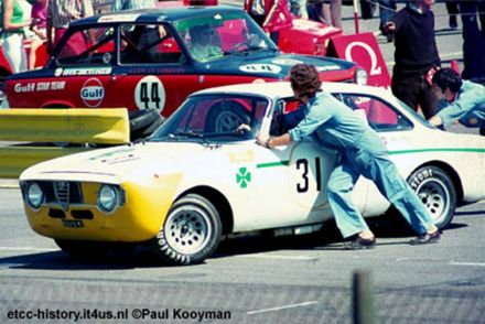 Massimo Larini, Vincenzo Cazzago ("Pooky") i Carlo Facetti na samochodzie Alfa Romeo 1300 GTA Junior.