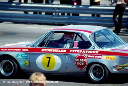 Rolf Stommelen i John Fitzpatrick na samochodzie BMW 2800 CS.