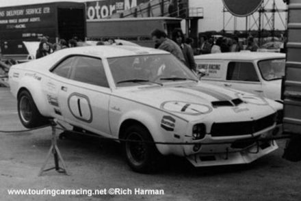 AMC Javelin Davida Howesa.