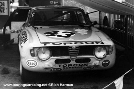 Alfa Romeo 1300 GTA Junior załogi Claes Rothstein, Björn Steenberg i Ragnar Segring.