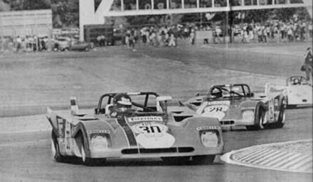 Nr.30. Ronnie Peterson i Tim Schenken, nr.28. Jacky Ickx i Mario Andretti na samochodach Ferrari 312 PB.