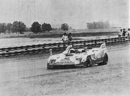 Juan Fernandez i Jorge de Bagration na samochodzie Porsche 908/03.