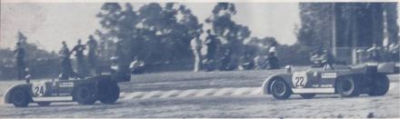 Nr.24. Dieter Quester i Alex Soler-Roig, nr.22. Arturo Merzario i Spartaco Dini na samochodach Abarth SE021.