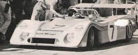 Derek Bell i Gijs van Lennep na samochodzie Mirage M6 Ford.