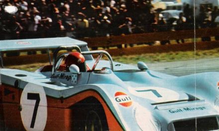 Derek Bell i Gijs van Lennep na samochodzie Mirage M6 Ford.