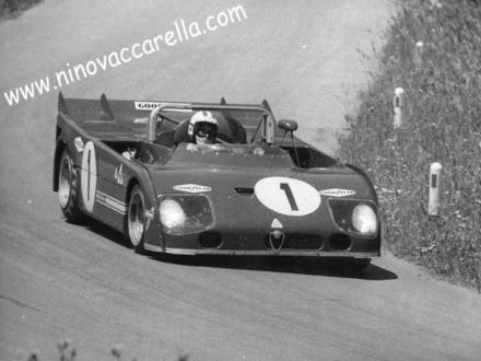 Nino Vaccarella i Rolf Stommelen na samochodzie Alfa Romeo T33/TT/3.