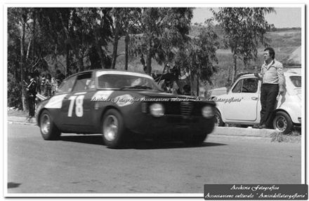 Silvestre Semilia i Giuseppe Crescenti na samochodzie Alfa Romeo GTA.