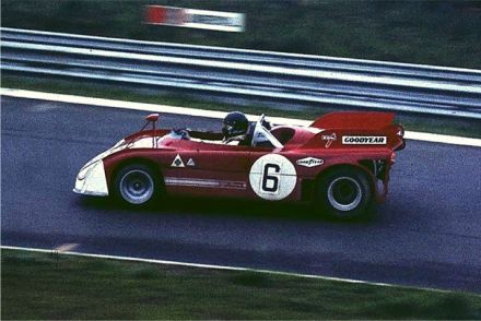 Helmut Marko i Andrea de Adamich na samochodzie Alfa Romeo T33/TT/3.