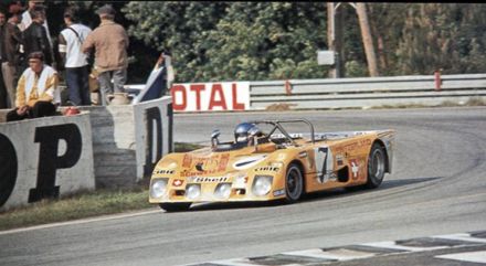 Hughes de Fierlant, Gerard Larrousse i Jo Bonnier na samochodzie Lola T280 Ford.