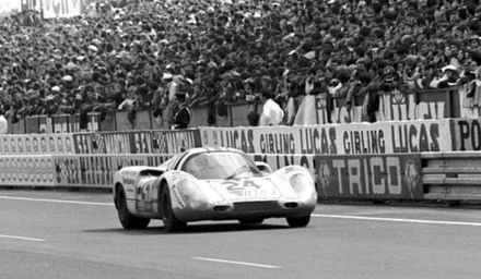 Peter Mattli, Herve Bayard i Walter Brun na samochodzie Porsche 907.