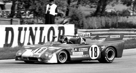 Andrea de Adamich i Nino Vaccarella na samochodzie Alfa Romeo T33/TT/3.