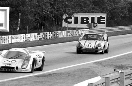 Nr.60. Reinhold Jöst, Michel Weber i Mario Casoni na samochodzie Porsche 908/01L, nr.41. Michael Keyser, Jürgen Barth i Sylvain Garant na samochodzie Porsche 911S.