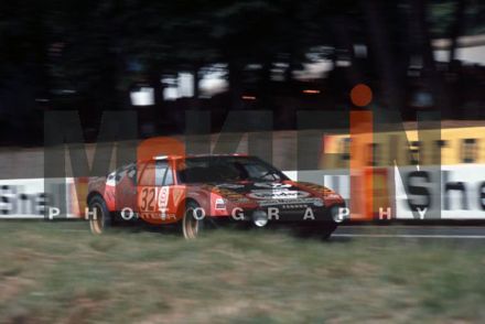 Jean Marie Jacquemin i Yves Deprez na samochodzie De Tomaso Pantera.