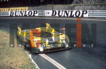 Juan Fernandez, Francisco Torredemer i Eugenio Baturone na samochodzie Porsche 908/03.