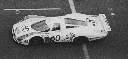Reinhold Jöst, Michel Weber i Mario Casoni na samochodzie Porsche 908/01L.
