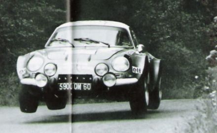Jean-Luc Thérier na samochodzie Alpine Renault A110/1800 SS.  