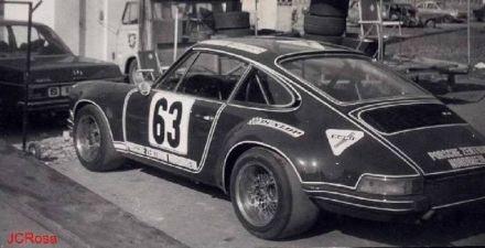 Jürgen Neuhaus na samochodzie Porsche 911S.